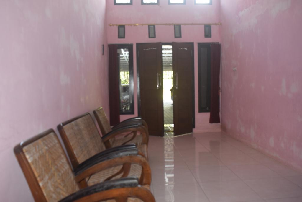 Blue Flame Inn Banyuwangi (East Java) Ngoại thất bức ảnh